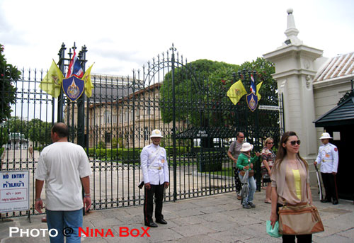 the gate to inner court of royal grand palace